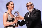 herecka-alicia-vikander-a-prezident-festivalu-jiri-bartoska_01-galeria.jpg