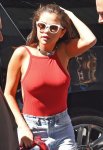 hard_nipples_selena_gomez_not_wearing_a_bra_sexy_photos_1503339186.jpg