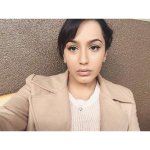 Busty Hot Chick Pic 003.jpg