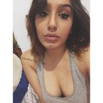 Busty Hot Chick Pic 013.jpg