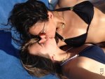 rihanna-leaked-lesbian-kiss.jpg