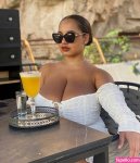 thegirlinred0_0156.jpg